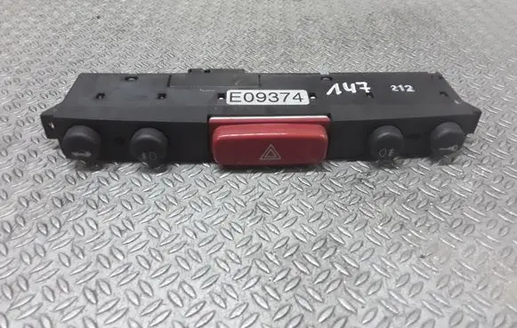 Alfa Romeo 147 Hazard light switch