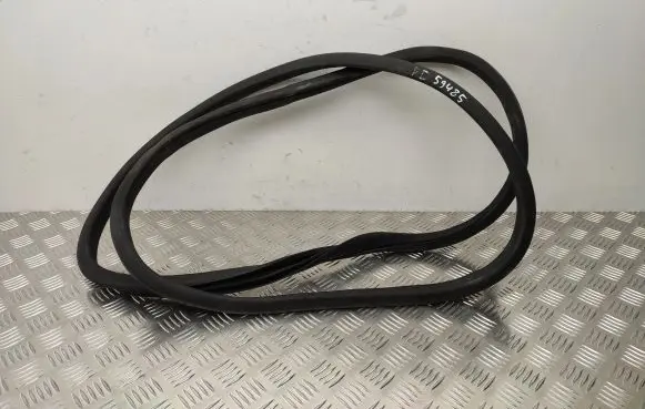 Mercedes-Benz GLK (X204) Front door rubber seal