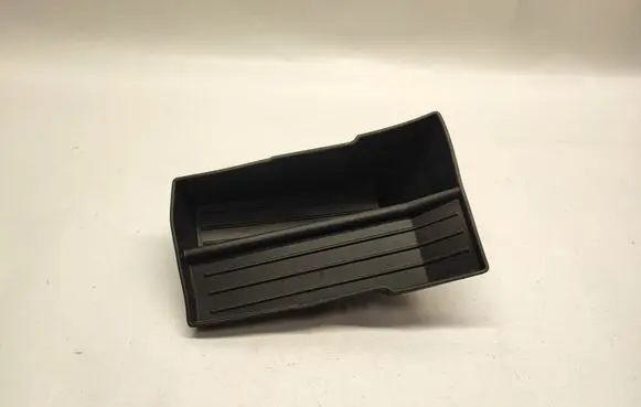 Ford Explorer VI Glove box pad T20324