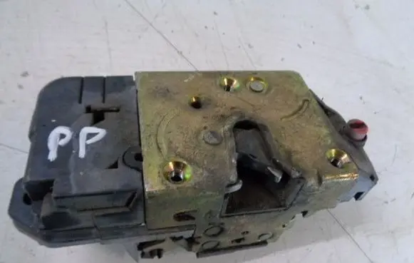 Peugeot 206 CC Front door lock 