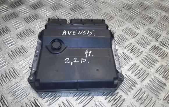 Toyota Avensis T270 Engine control unit/module 8966105D52 MB2759001931