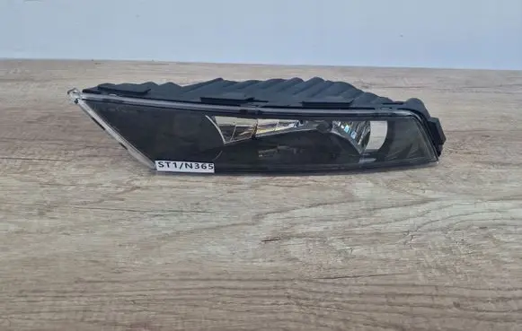 Skoda Superb B8 (3V) Front fog light 3V0941699