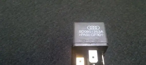 Audi A3 S3 8L Other relay 8d0951253a 373