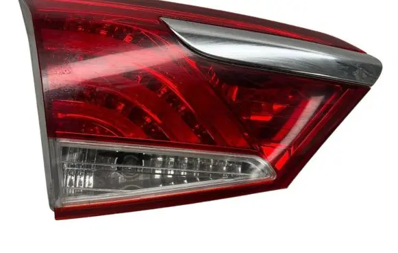 Hyundai i40 Tailgate rear/tail lights 924033Z0