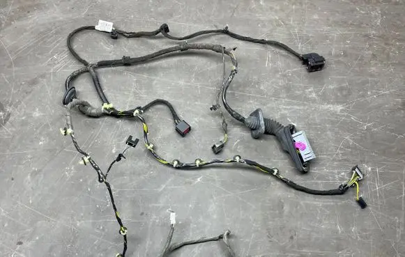 Opel Insignia A Front door wiring loom 13326768
