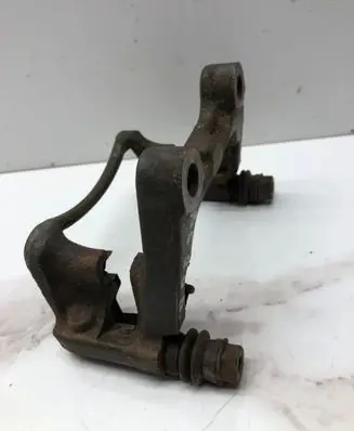 Volkswagen PASSAT B6 Brake caliper pad carrier rear