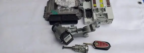 Alfa Romeo Giulietta Engine ECU kit and lock set 0281018702