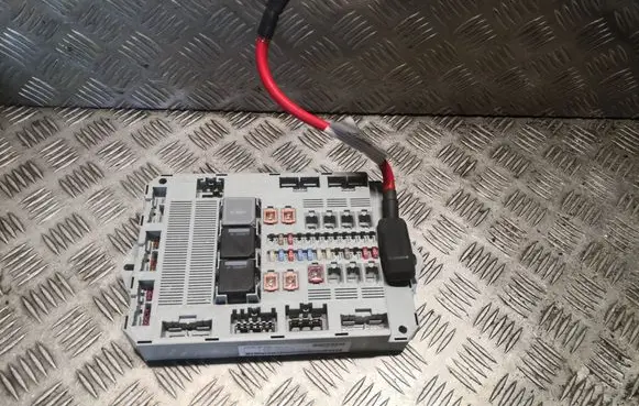 Jaguar XF X250 Fuse box set 8X2T14B476BD