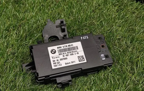 BMW 3 F30 F35 F31 Seat heating relay 9216468 921646801 00879889