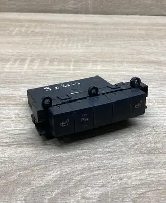 Mercedes-Benz A W169 Seat heating switch 1698209010