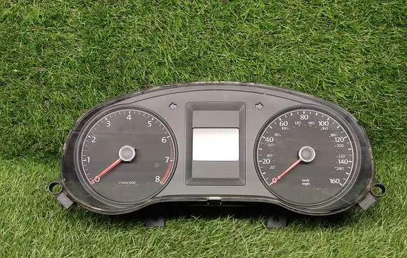 Volkswagen Jetta VI Speedometer (instrument cluster) 5C6920952