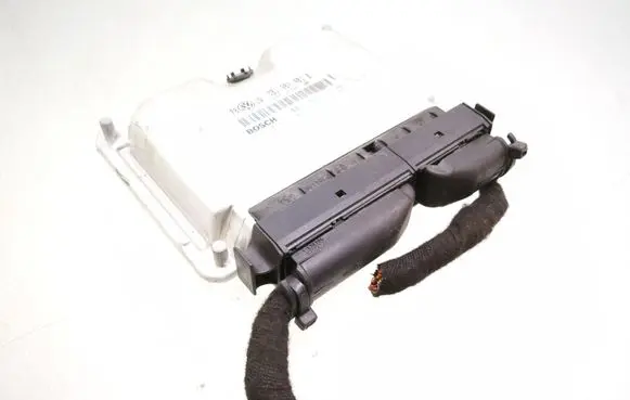 Volkswagen PASSAT B5.5 Engine control unit/module 3B1907401B 0281010447