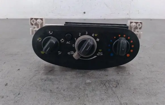 Dacia Sandero Climate control/heater control trim N106278BT1001639U