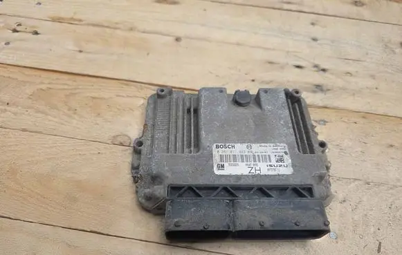 Opel Astra H Engine control unit/module 0281011943