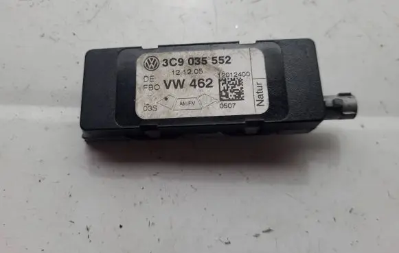 Volkswagen PASSAT B6 Antenna control unit 3C9035552 12012400