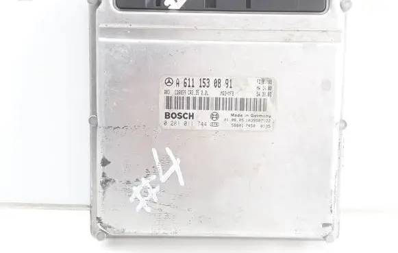 Mercedes-Benz Sprinter W901 W902 W903 W904 Engine control unit/module A6111530891 0281011744