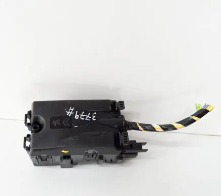 Peugeot 208 Fuse box set 9812661980 A006C801