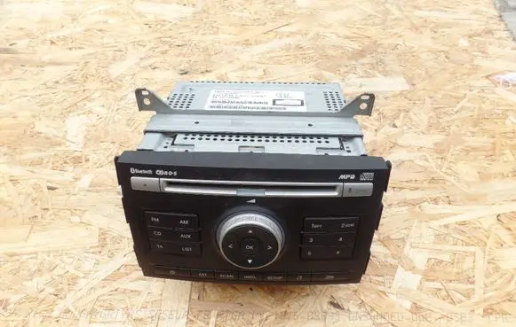 Radio/CD/DVD/GPS head unit