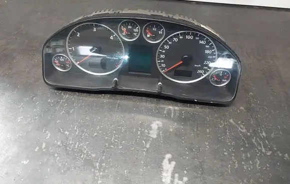 Audi A6 S6 C5 4B Speedometer (instrument cluster) 4B0920933G