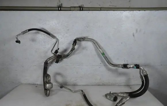 Hyundai ix35 Air conditioning (A/C) pipe/hose 97775-2Y050