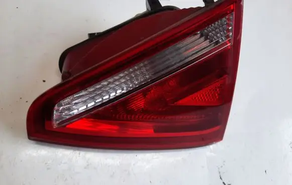 Audi A5 8T 8F Tailgate rear/tail lights 8T0945094