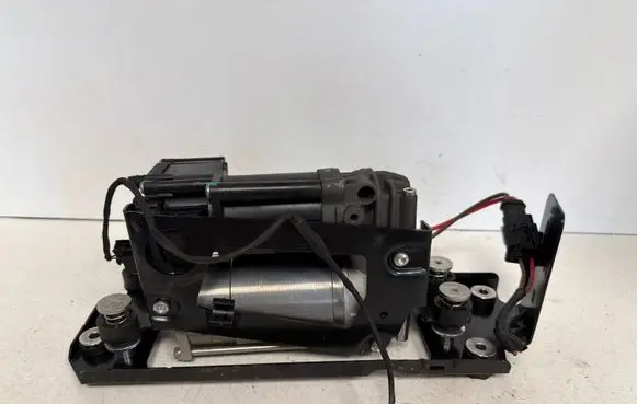 BMW 5 F10 F11 Air suspension compressor/pump
