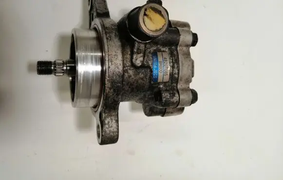 Nissan X-Trail T30 Power steering pump 48201085 8H800