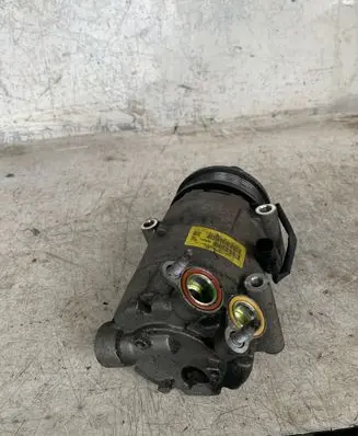 Ford Kuga I Air conditioning (A/C) compressor (pump) 20100916