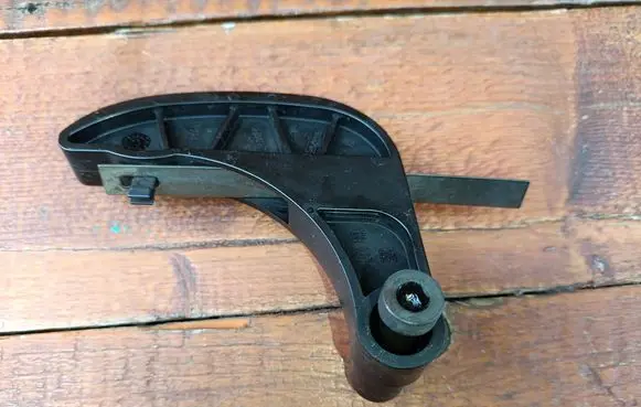 Skoda Fabia Mk2 (5J) Slide rail for timing chain 03E109507P