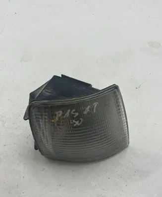 Volkswagen PASSAT B3 Front indicator light 357953050A