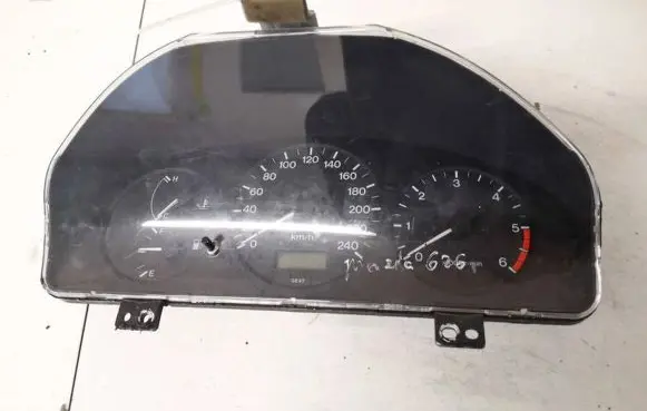 Mazda 626 Speedometer (instrument cluster) GE6SA