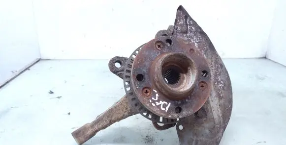Volkswagen Polo III 6N 6N2 6NF Front wheel hub spindle knuckle