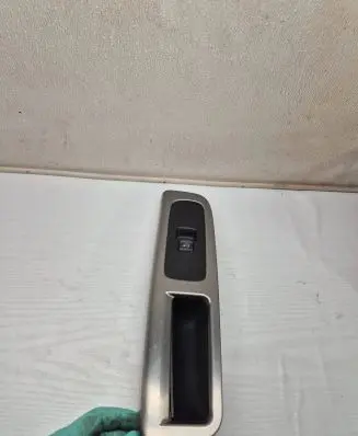 Volvo V50 Front door interior handle trim 8663815 BSW464 03451305