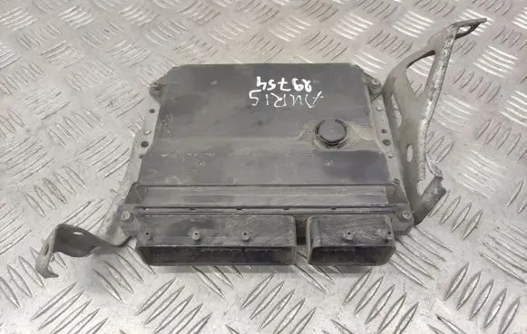 Toyota Auris 150 Engine control unit/module 8966102D91