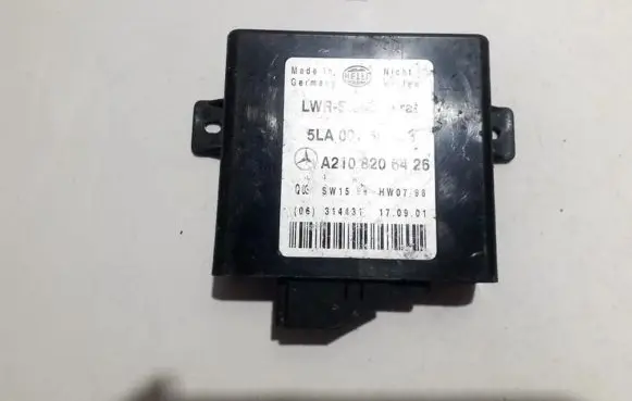 Mercedes-Benz E W210 Light module LCM 5la00750803 a2108206426