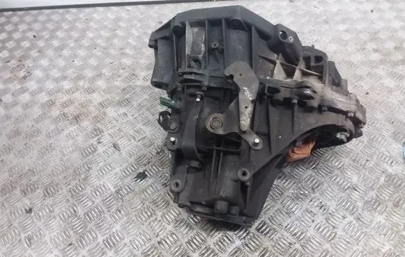 Nissan Qashqai Manual 5 speed gearbox 