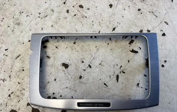 Volkswagen PASSAT B6 Radio/GPS head unit trim 3C0858069P