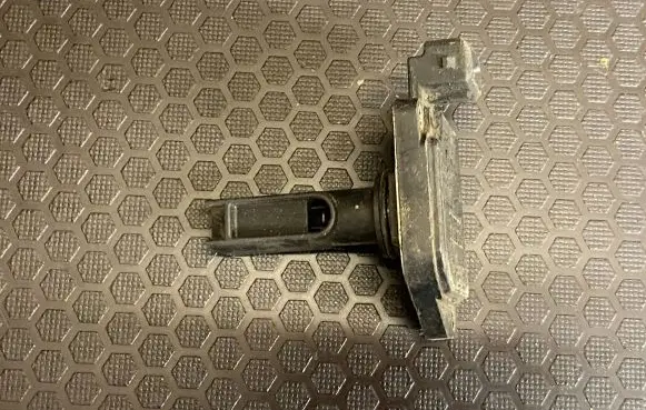 Audi A6 S6 C5 4B Mass air flow meter 078133471G