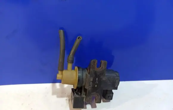 Saab 9-3 Ver1 Engine mount vacuum valve 55563532