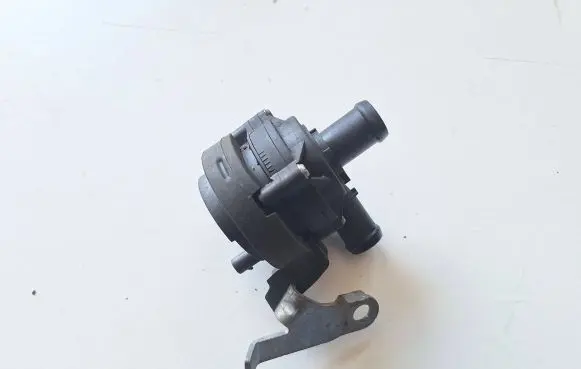 Volkswagen Golf VII Electric auxiliary coolant/water pump 5Q0965567J