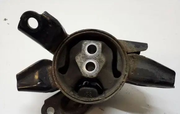 Hyundai i40 Gearbox mount 218323Z200 150617151132