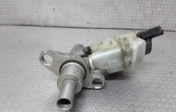 Volkswagen Golf V Master brake cylinder 1K2611301C