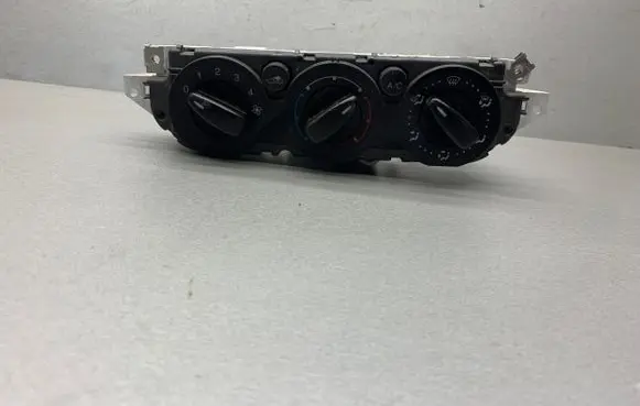 Ford Focus Interior fan control switch 7M5T199080AA 69607332
