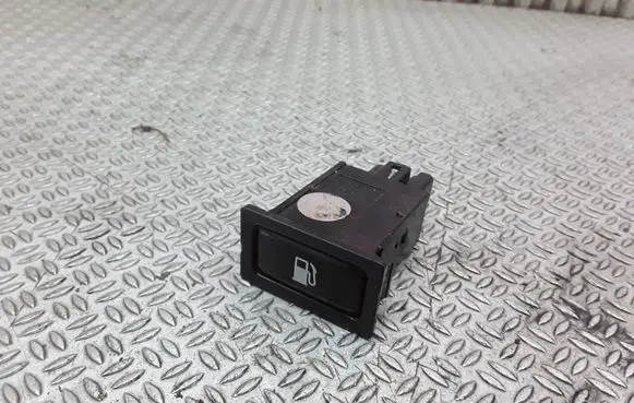 Toyota Avensis T250 Fuel tank opening switch 