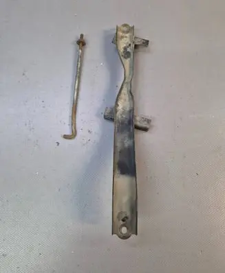 Toyota Corolla Verso E121 Battery bracket 