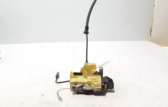 Volvo XC60 Rear door lock 32131413
