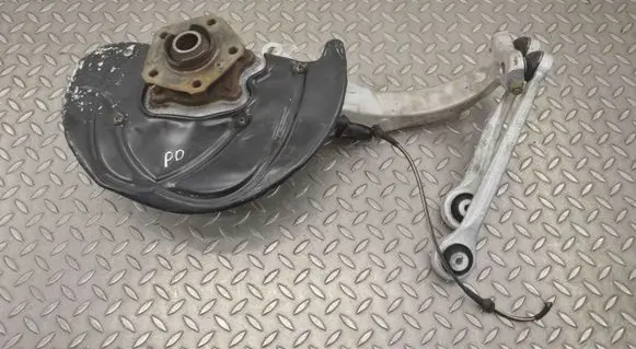 Audi Q7 4M Front wheel hub 4M0407560 4M0407242J