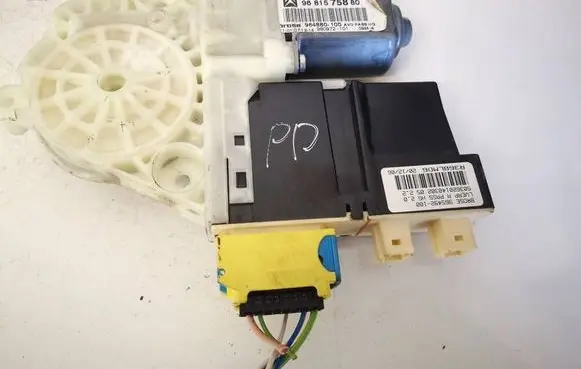 Citroen C4 I Front door window regulator motor 9681575880