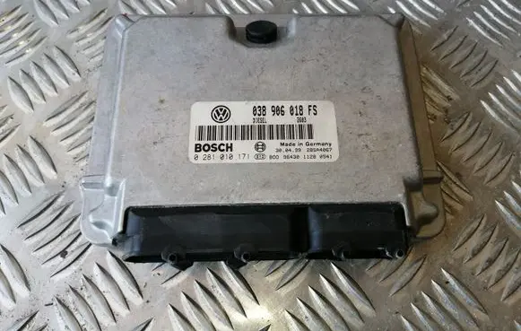 Volkswagen PASSAT B5 Engine control unit/module 038906018FS 0281010171