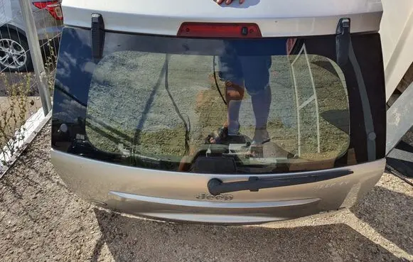 Jeep Cherokee Tailgate/trunk/boot lid